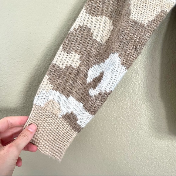 Lucky Brand Boxy Camouflage Print Knit Cardigan Sweater Tan Size Medium - Picture 5 of 8